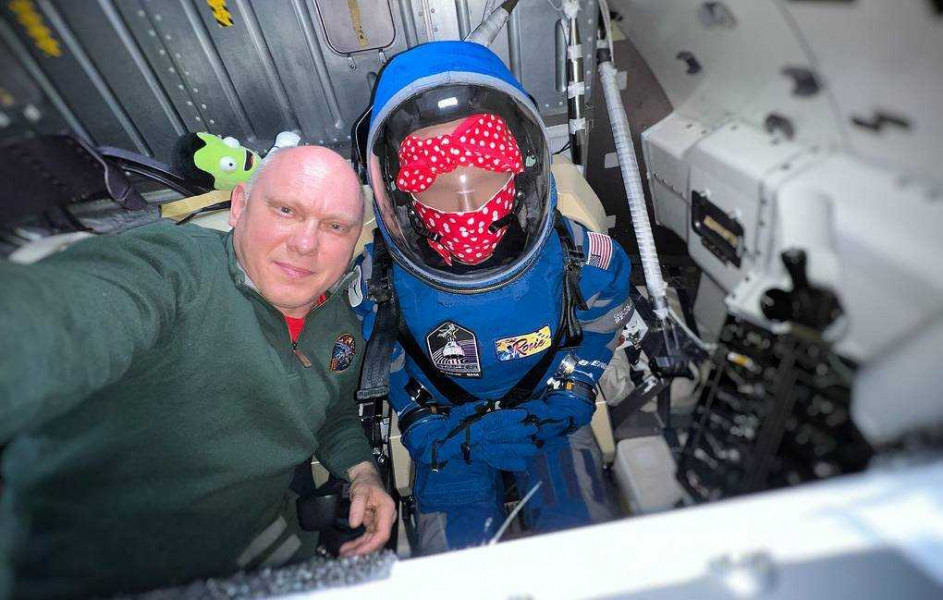 Космонавты проверили причаливший к МКС после череды сбоев новый американский корабль Starliner
