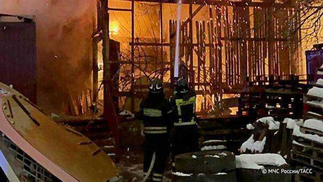 При пожаре на цветочном складе в центре Москвы погибли два человека