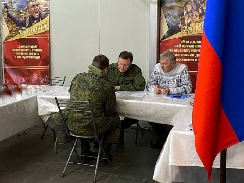 Дмитрий Азаров в  Ростове-на Дону пообщался с бойцами и организовал для них телемост с родными