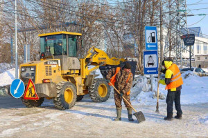 В Самаре ведется расчистка дорог, отремонтированных на средства нацпроекта