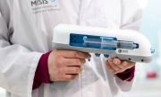 Ученые университета МИСИС разработали "тканевой пистолет"  для сшивания ран в военно-полевых условиях
