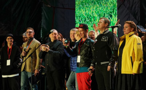 Губернатор Дмитрий Азаров поздравил земляков с Днем России и победителей фестиваля «САМ.ФЕСТ»