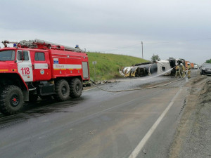 В Исаклинском районе столкнулись грузовики, разлилась нефть