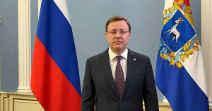 Дмитрий Азаров высказался в поддержку Президента и призвал к единству.
