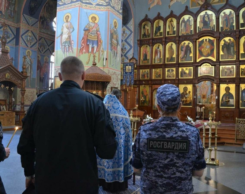 В День памяти Святого князя Владимира самарские росгвардейцы приняли участие в праздничной литургии