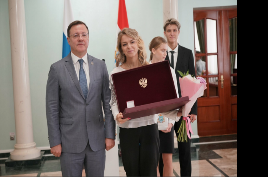 В Самаре губернатор Дмитрий Азаров вручил государственные награды жителям области