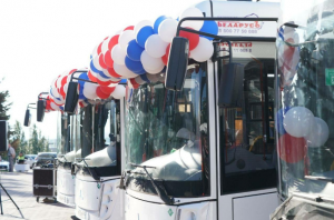 В пятницу, 1 сентября, городскому округу Самара были переданы 50 новых автобусов. В торжественной церемонии принял участие губернатор Дмитрий Азаров.