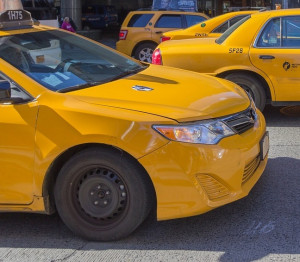 Парковку такси в жилой зоне могут ограничить