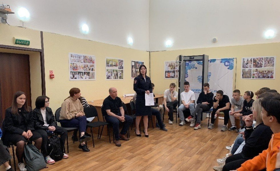 Школьникам Жигулевска рассказали про службу в МВД
