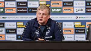 Главный тренер «Крыльев Советов» Игорь Осинькин ответил на вопросы журналистов.