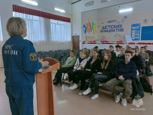 Старшеклассники Челно-Вершинского и Шенталинского районов узнали, как стать курсантом МЧС России