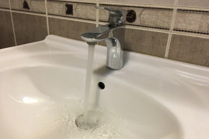 Несколько лет компания реализует программу «Вода с улицы - в дом», участники которой могут подключить холодную воду на персональных условиях.