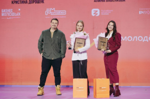 В лиге «Молодежь с идеями» Кира Савичева заняла второе место среди школьников в номинации «Креативное предпринимательство».