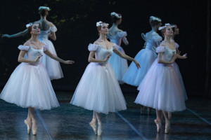 28 ноября Самарский академический театр оперы и балета имени  Д.Д. Шостаковича представил хореографическую программу «Время Долгушина».