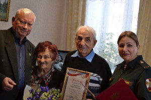 В Самаре росгвардейцы поздравили с днем рождения ветерана войск правопорядка