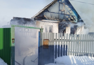 В Кинеле горел частный дом площадью 80 квадратных метров