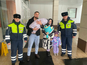 В Волжском районе сотрудники ДПС помогли доставить роженицу в больницу