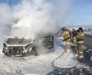 На трассе Самара-Оренбург произошло возгорание автомобиля