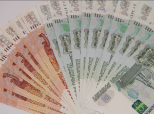 Они организовали сбыт поддельных денег в 12 регионах России. 