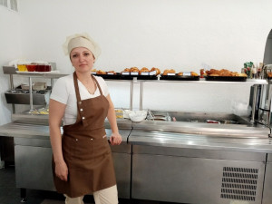 Юлия Акифьева из Сызрани в конце прошлого года, благодаря поддержке службы занятости, открыла кафе «Как у мамы».