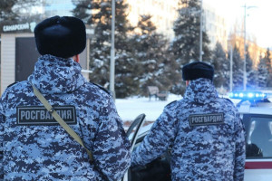 В Самарской области сотрудники Росгвардии задержали подозреваемого в попытке похитить из банкомата более миллиона рублей
