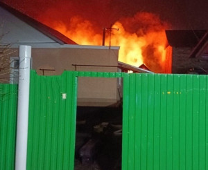 В Богатовском районе горели надворные постройки и баня