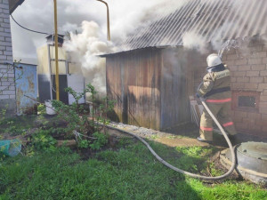 В районном центре Клявлино тушили пожар