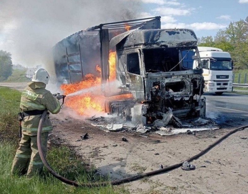 На трассе в Самарской области горел КАМАЗ