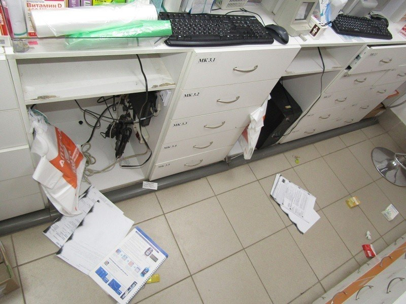 В Новокуйбышевске вор украл из двух аптек кассовые ящики с выручкой