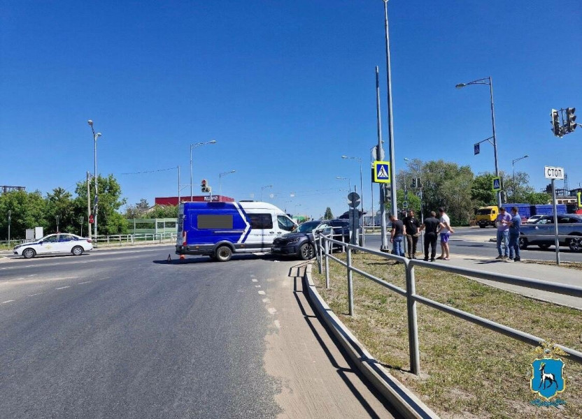 ДТП с ГАЗелью произошло в Куйбышевском районе Самары