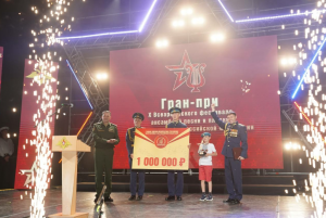 На протяжении недели 12 ведущих ансамблей Вооруженных сил РФ общей численностью более 800 артистов представили 12 конкурсных программ.