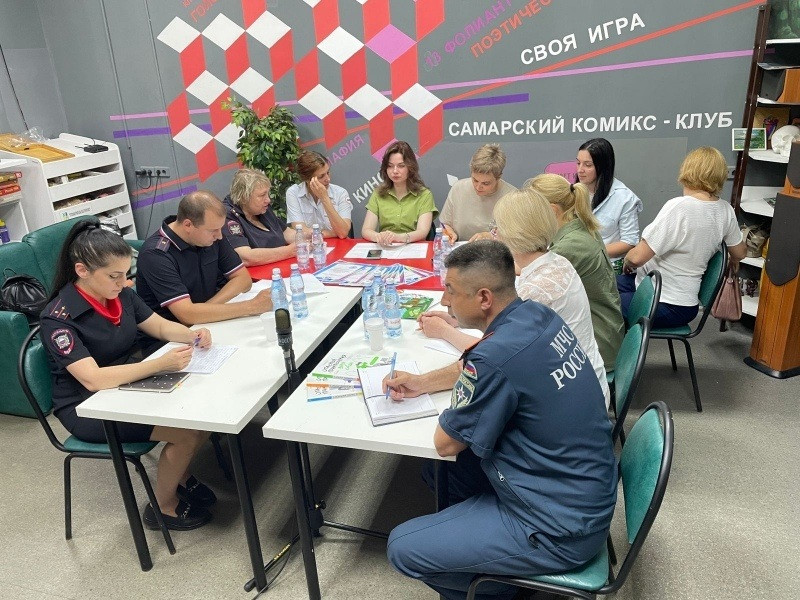 Самарские полицейские приняли участие в общегородском родительском онлайн-собрании