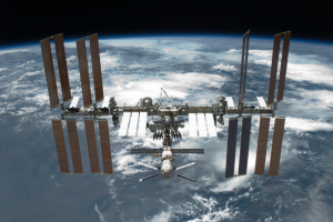 Контролируемый сход МКС на Землю — это лучший вариант для завершения работы станции, говорится в исследовании NASA.