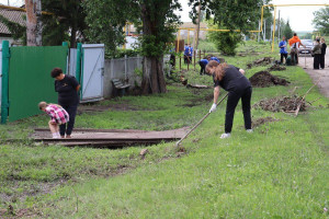 Волонтеры «Единой России» продолжают ликвидировать последствия наводнения в Сергиевском районе