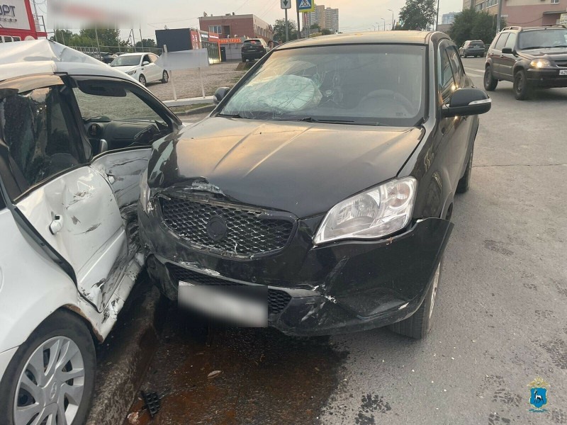 В Самаре пострадали автомобилистка и девочка-пассажир