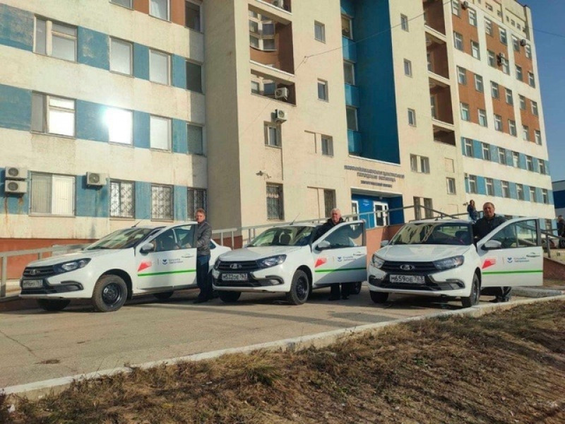 Специалисты Новокуйбышевской больницы выезжают к пациентам на новых автомобилях