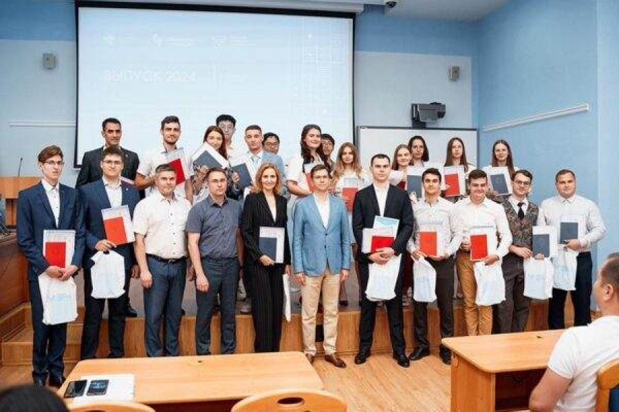 В Передовой инженерной аэрокосмической школе Самарского университета состоялся первый выпуск