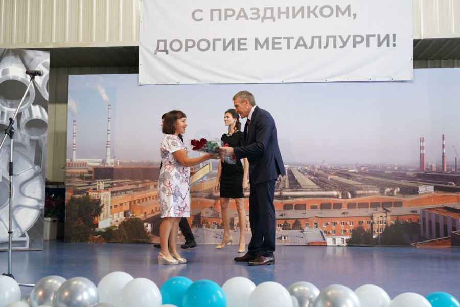На Самарском металлургическом заводе отметили профессиональный праздник День металлурга