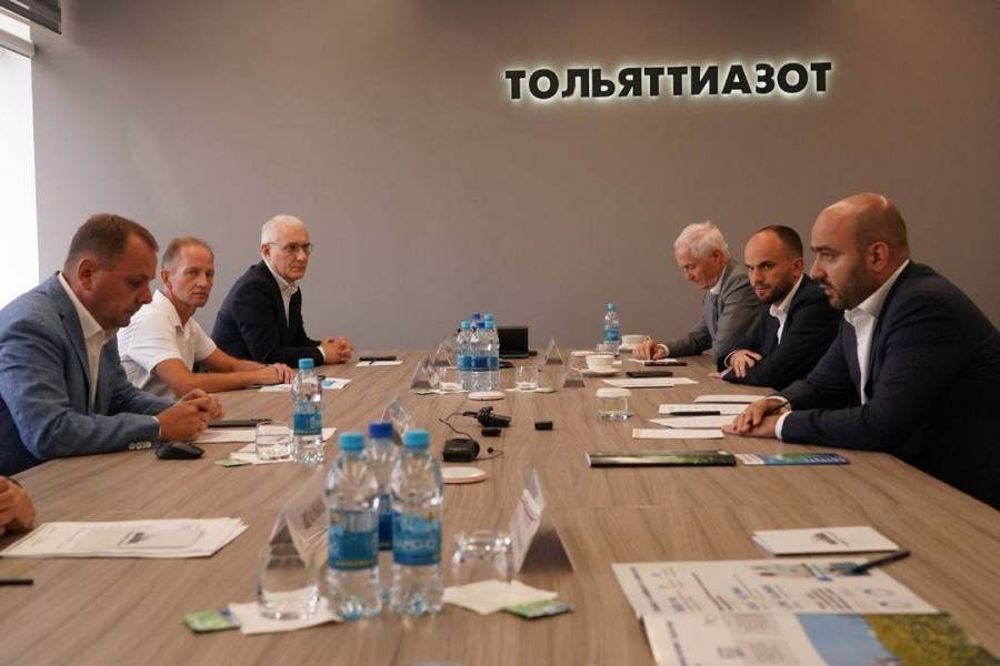 Глава Самарского региона оценил работу крупнейшего химического предприятия АО «Тольяттиазот»
