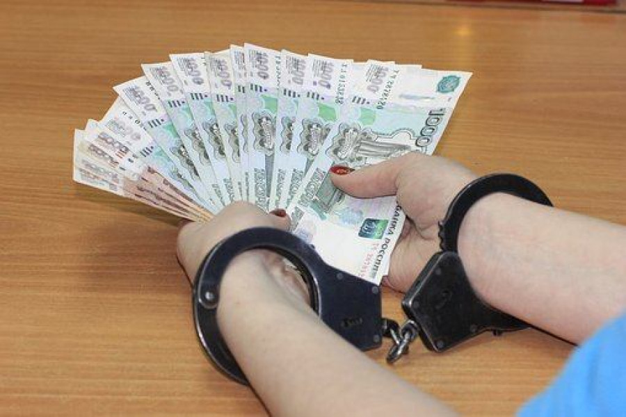 Житель Кинель-Черкасского района присвоил чужие деньги и отправился праздновать день рождения