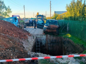 В Исаклинском районе машина провалилась в яму, погиб водитель