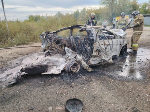 Пожарные-спасатели Ставропольского района тушили возгорание автомобиля