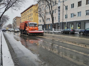 Более 170 единиц спецтехники занято на уборке снега в Самаре