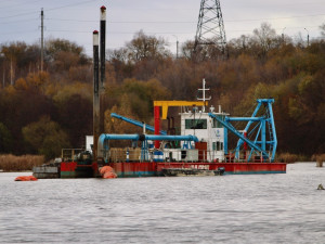 Результатом первого этапа станет более 41 гектара акватории, расчищенной от донных отложений и растительности.