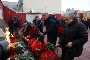 В этот день минутой молчания воздали должное сотрудникам, кто рисковал собой ради спокойствия и безопасности граждан. 