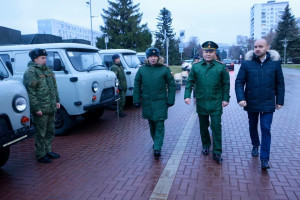 Губернатор Вячеслав Федорищев передал от Самарской области в зону СВО очередную партию спецтехники