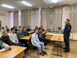 В Самарской области полицейские в рамках акции «КиберNetэтикет» встретились со школьниками