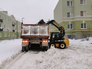 В Самаре сегодня днем для продолжения расчистки городских улиц выйдет более 250 спецмашин и более 2000 дворников