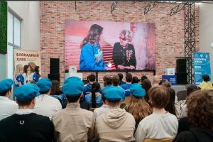 В акциях приняли участие более 200 школьников, активистов движения «Волонтёры Победы» и представителей военно-патриотических клубов и объединений.