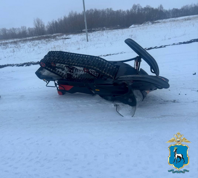 В Алексеевском районе перевернулся снегоход, водитель погиб